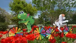 dreamline frog and dog pinwheels